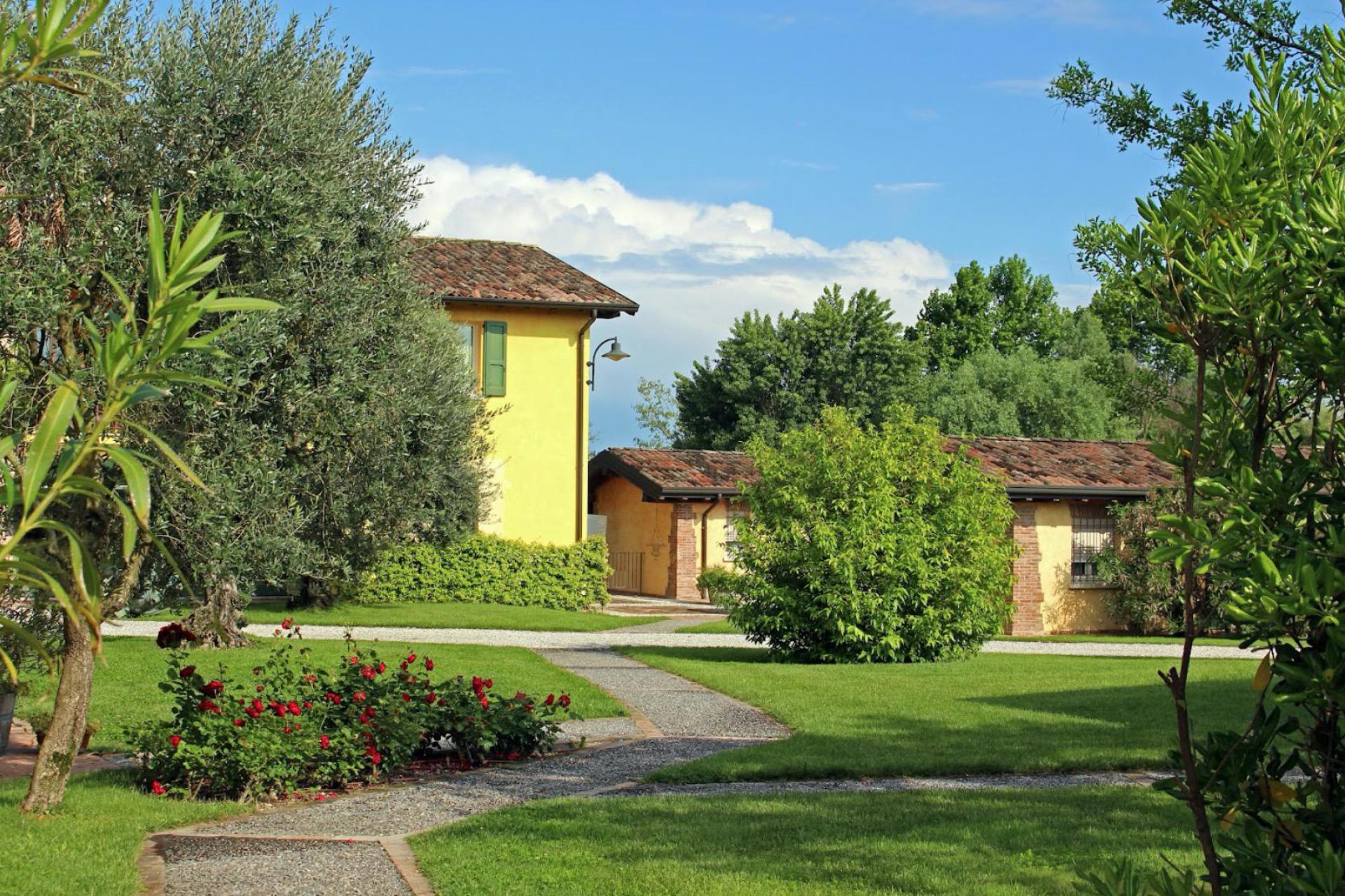 Agriturismo Lake Como and Lake Garda Agriturismo Lake Garda, surrounded by vineyards
