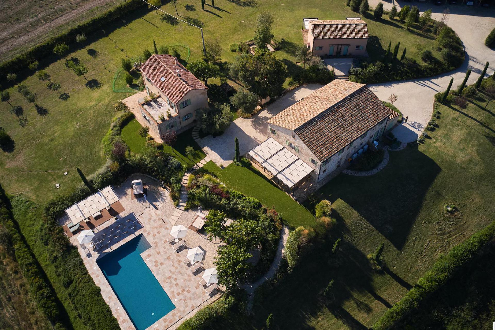 Agriturismo Marche Attractively situated country house with bistro