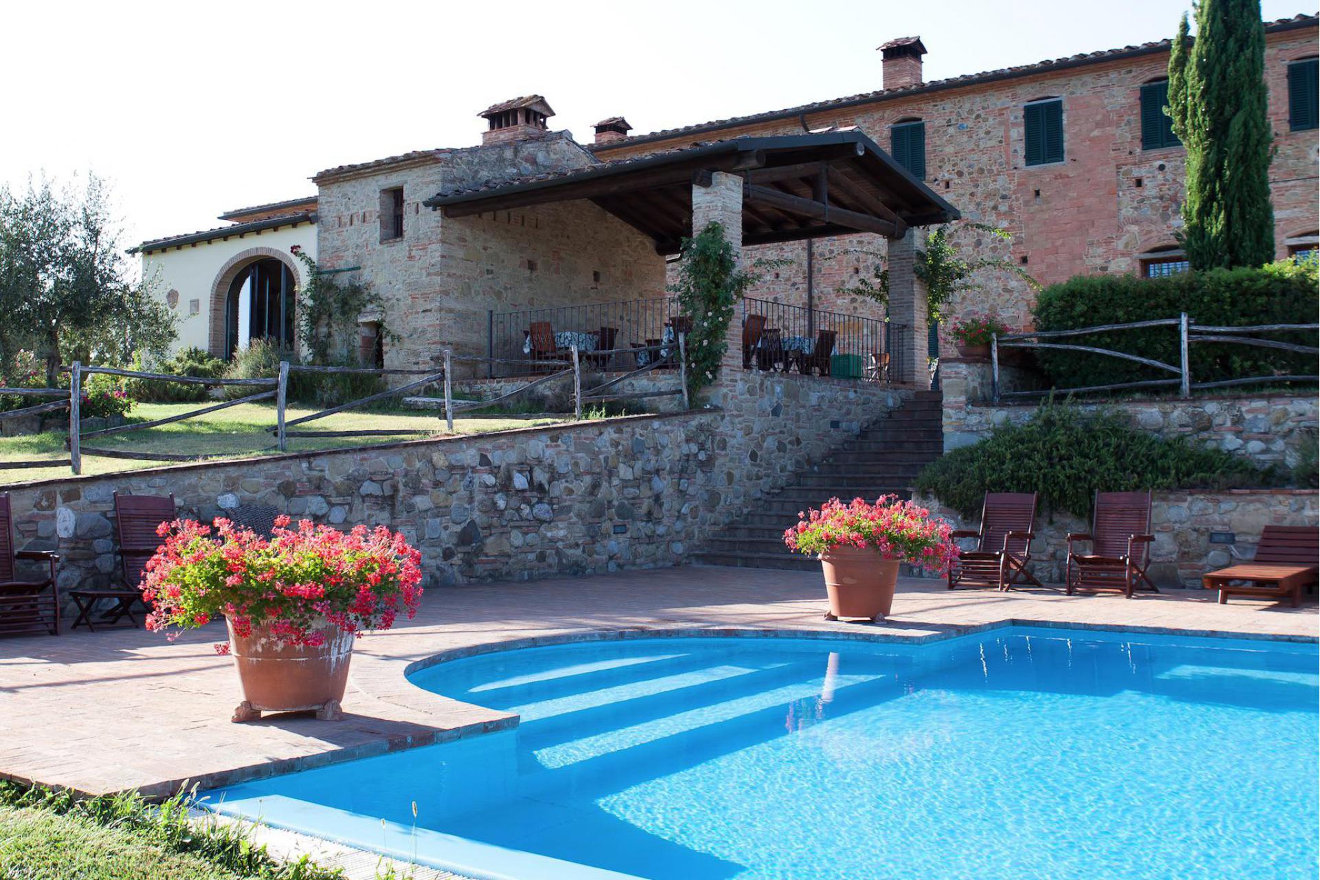 Agriturismo Tuscany Child-friendly agriturismo in Tuscany with pizza night