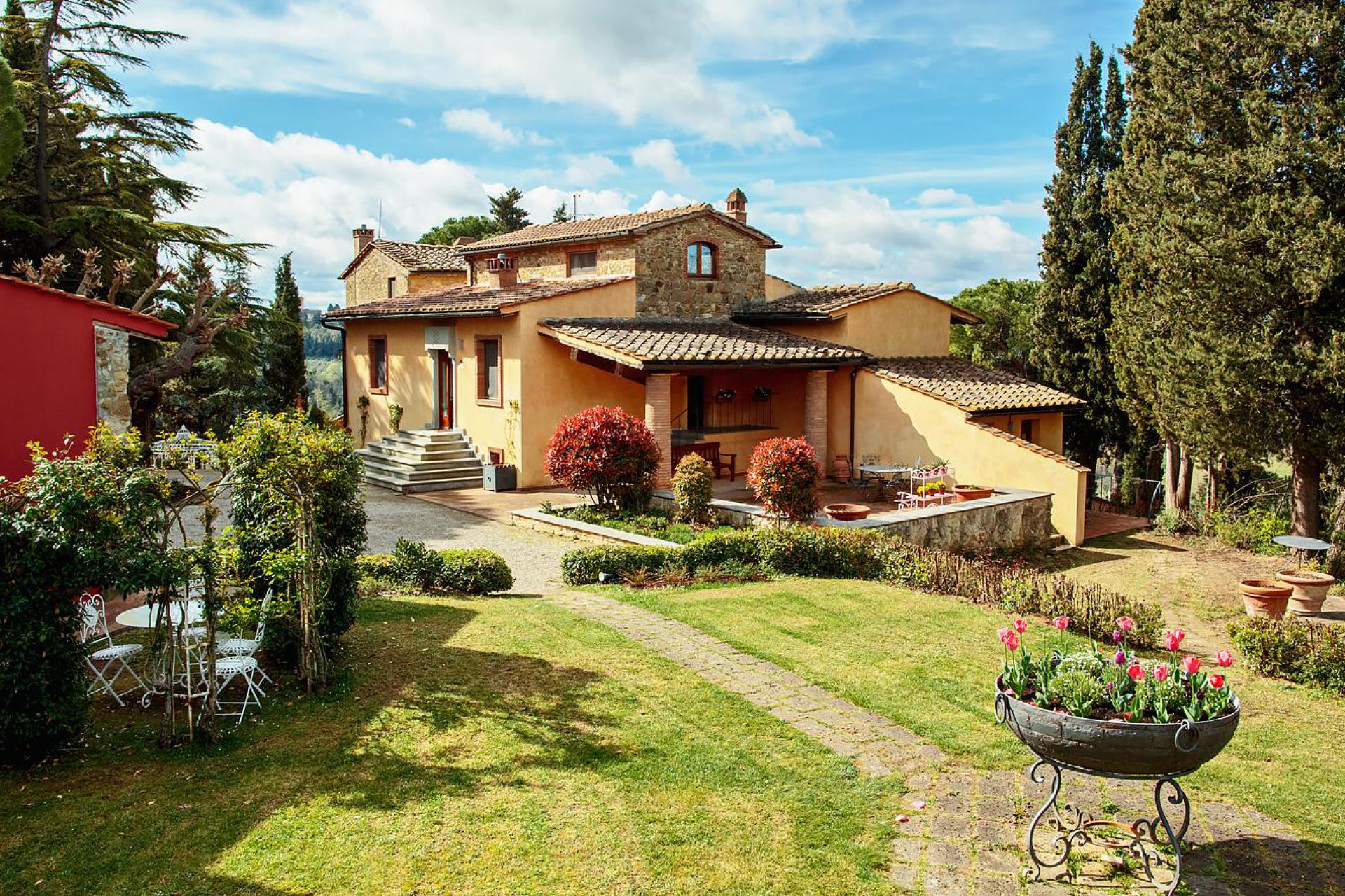 Luxury agriturismo near San Gimignano in Tuscany