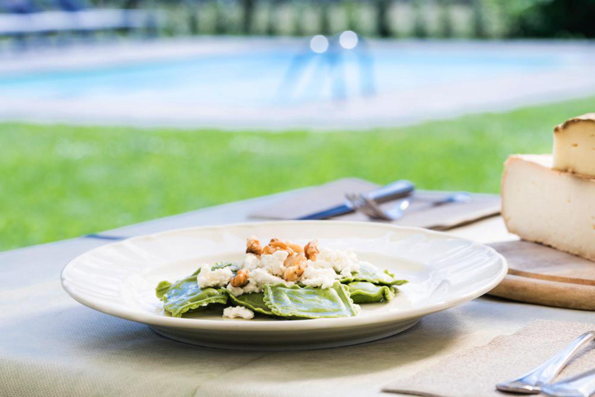 Charming agriturismo at walking distance of Lake Como