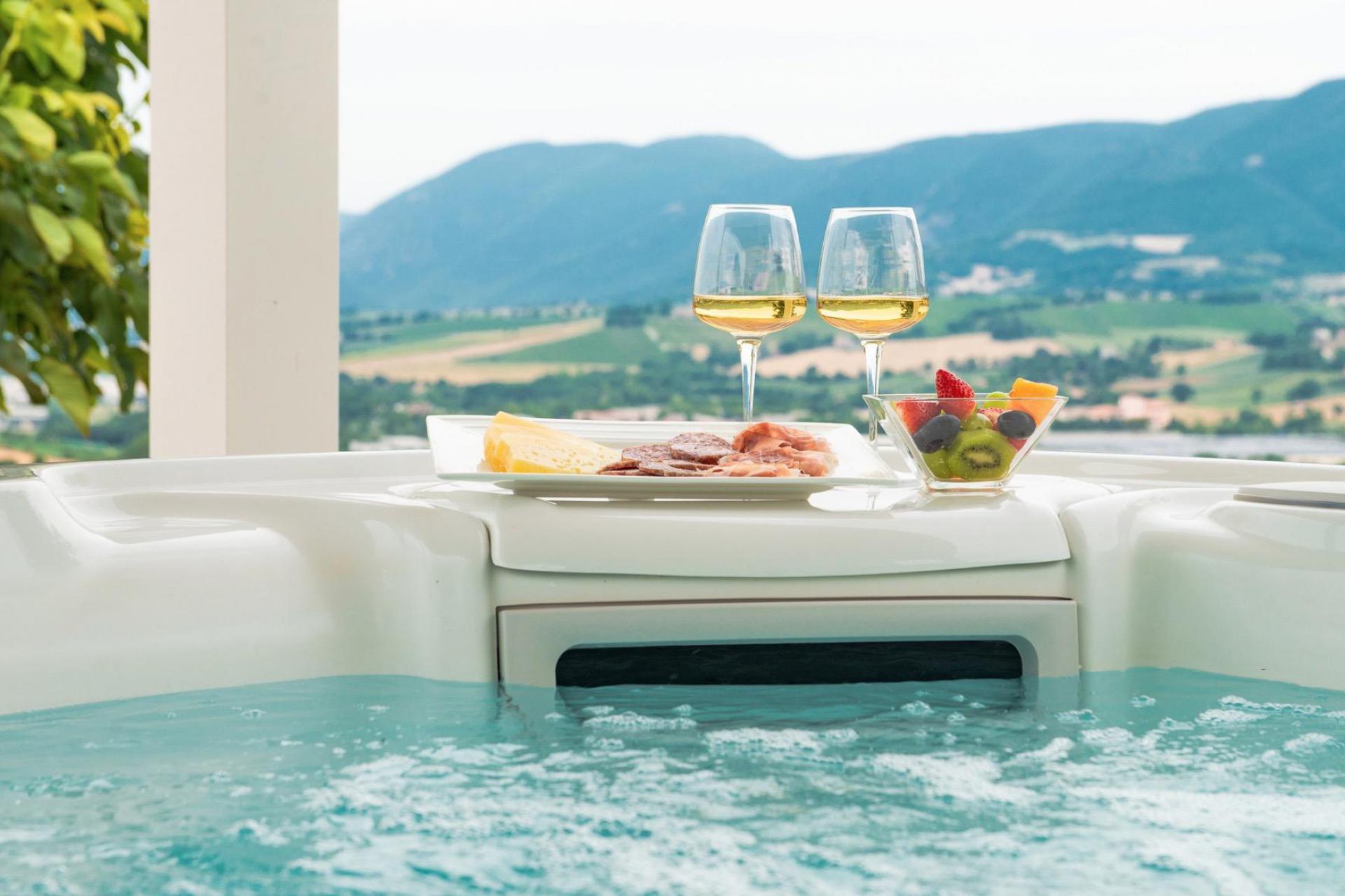 Lovely rooms and suites in the countryside of Le Marche