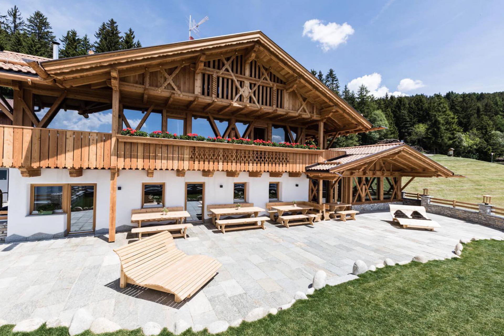 Active agriturismo with farm animals in Trentino