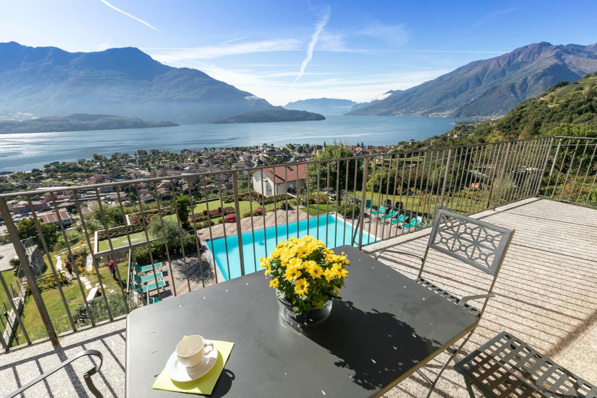 Residence with breathtaking views of Lake Como
