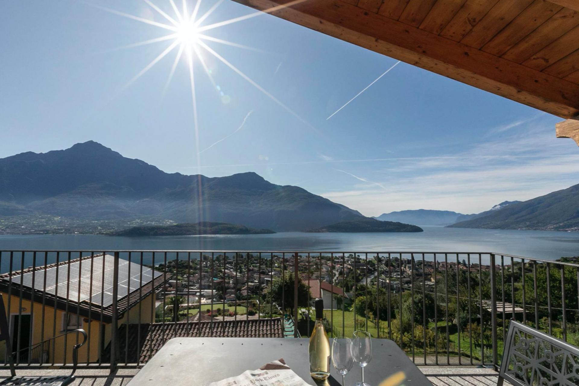 Beautiful residence with stunning views of Lake Como