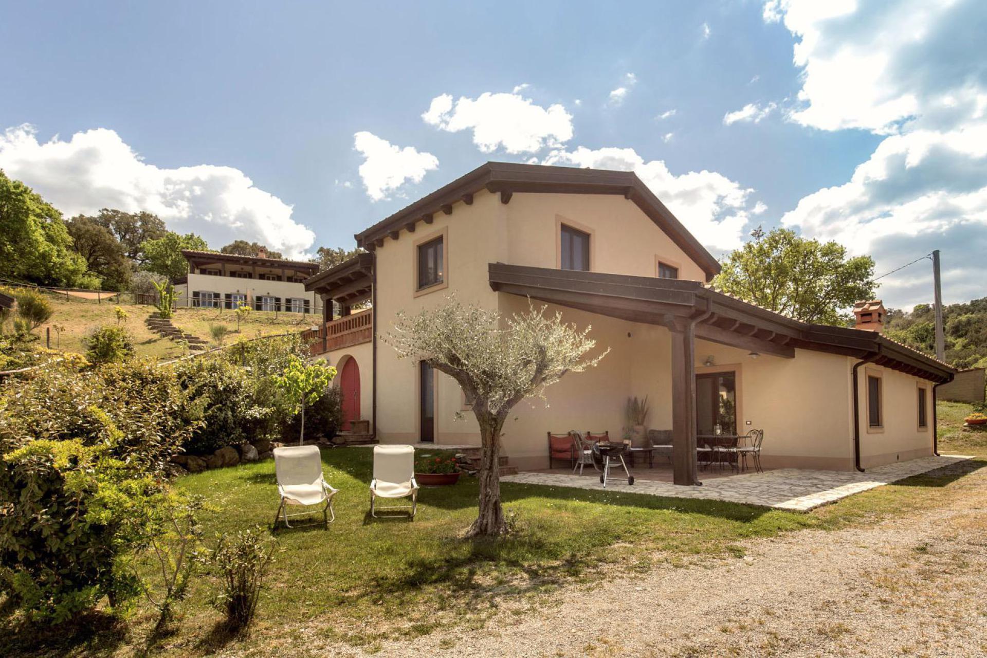 Agriturismo with luxury houses on a hill in Tuscany