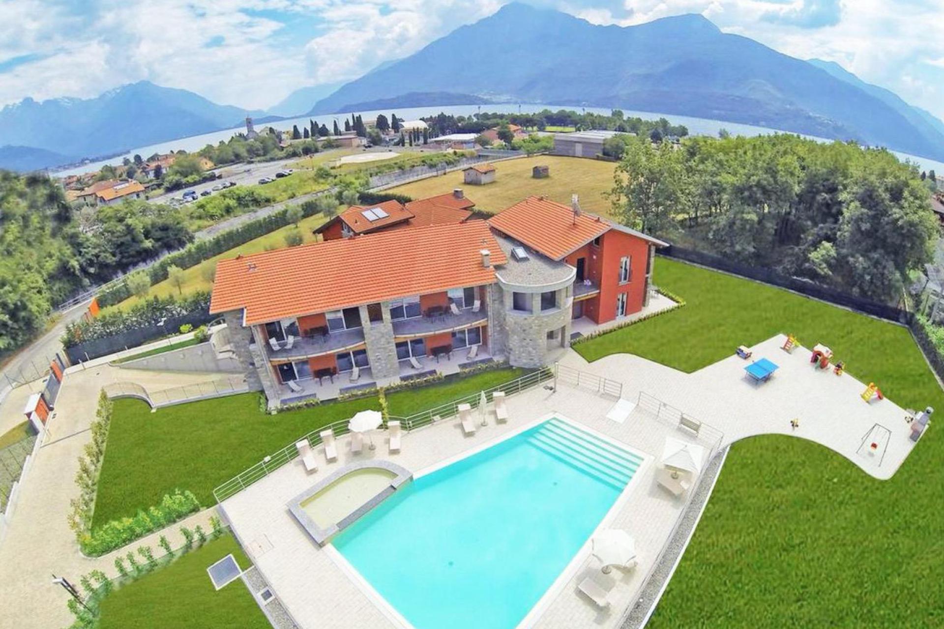Modern family residence within walking distance of Lake Como