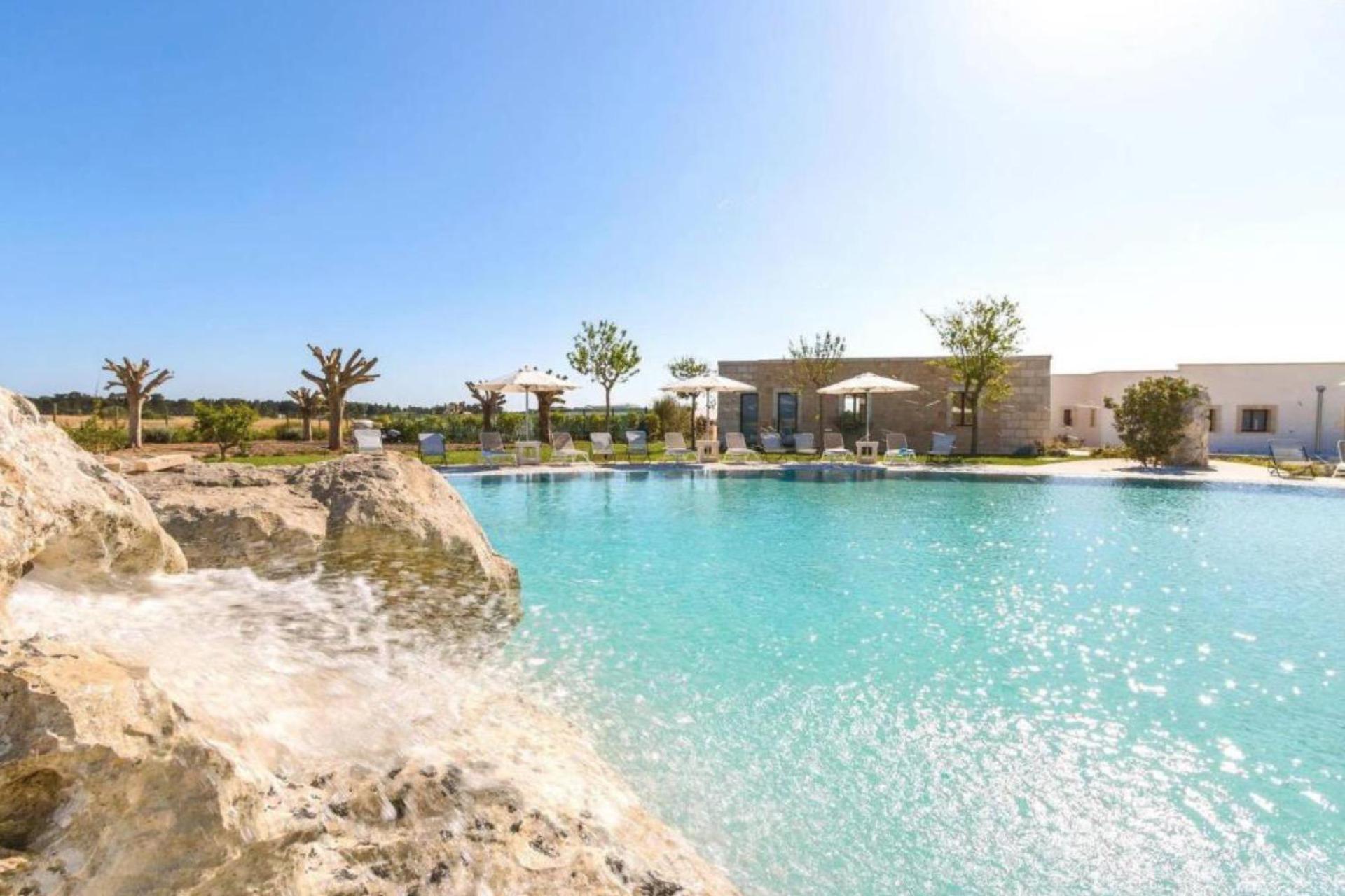 Winefarm with exceptionally large pool