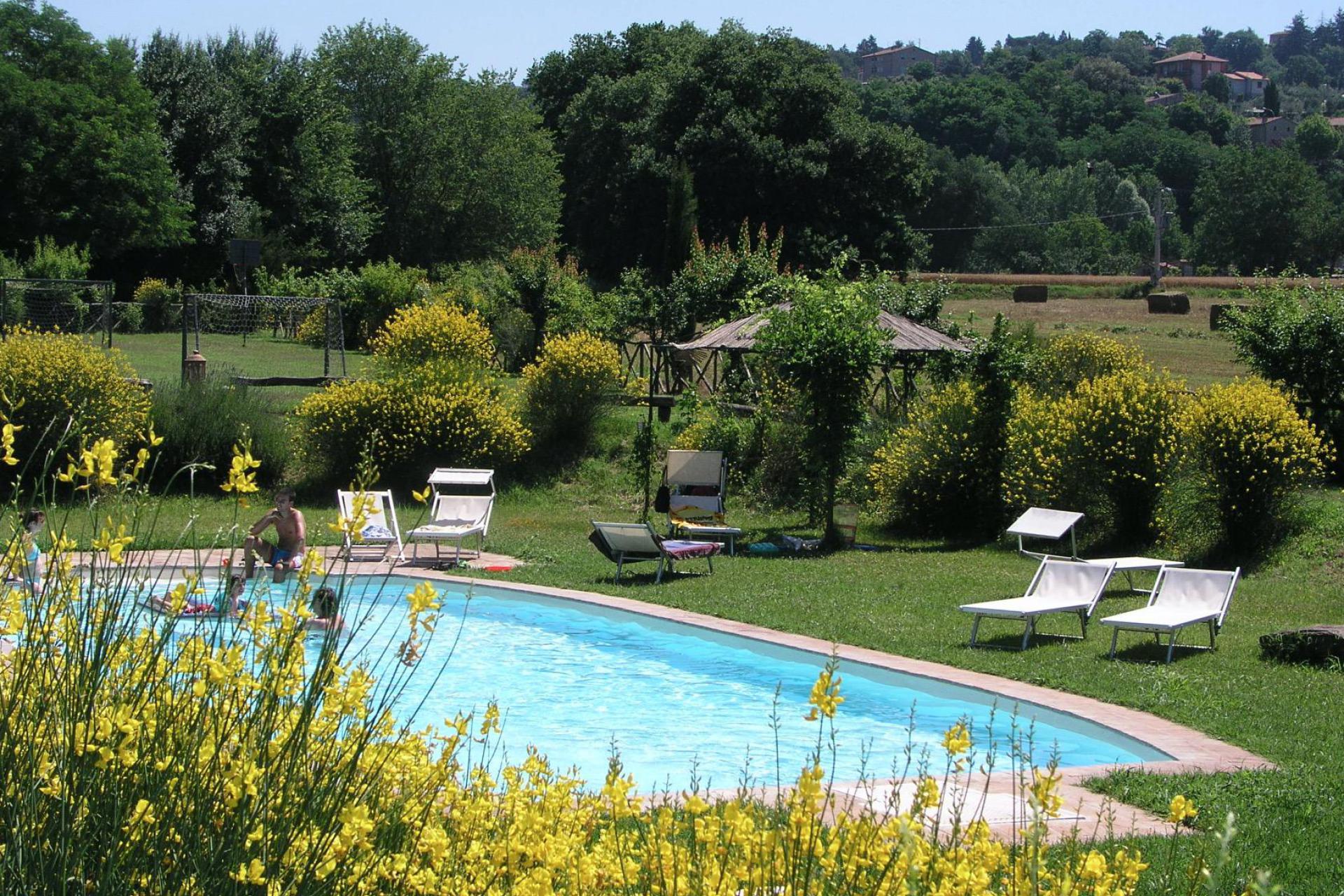 Cozy and child-friendly Agriturismo - Farmhouse in Umbria