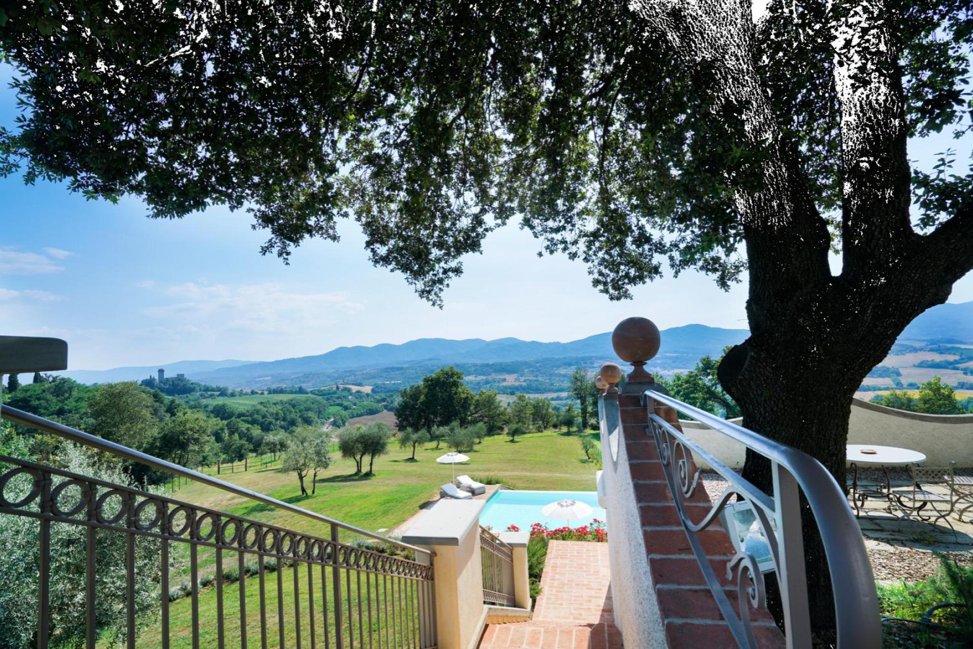 Boutique B&B in elegant villa in Tuscany