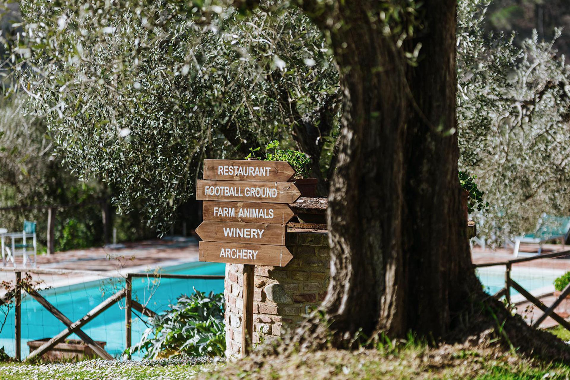 Very child-friendly agriturismo with restaurant in Tuscany