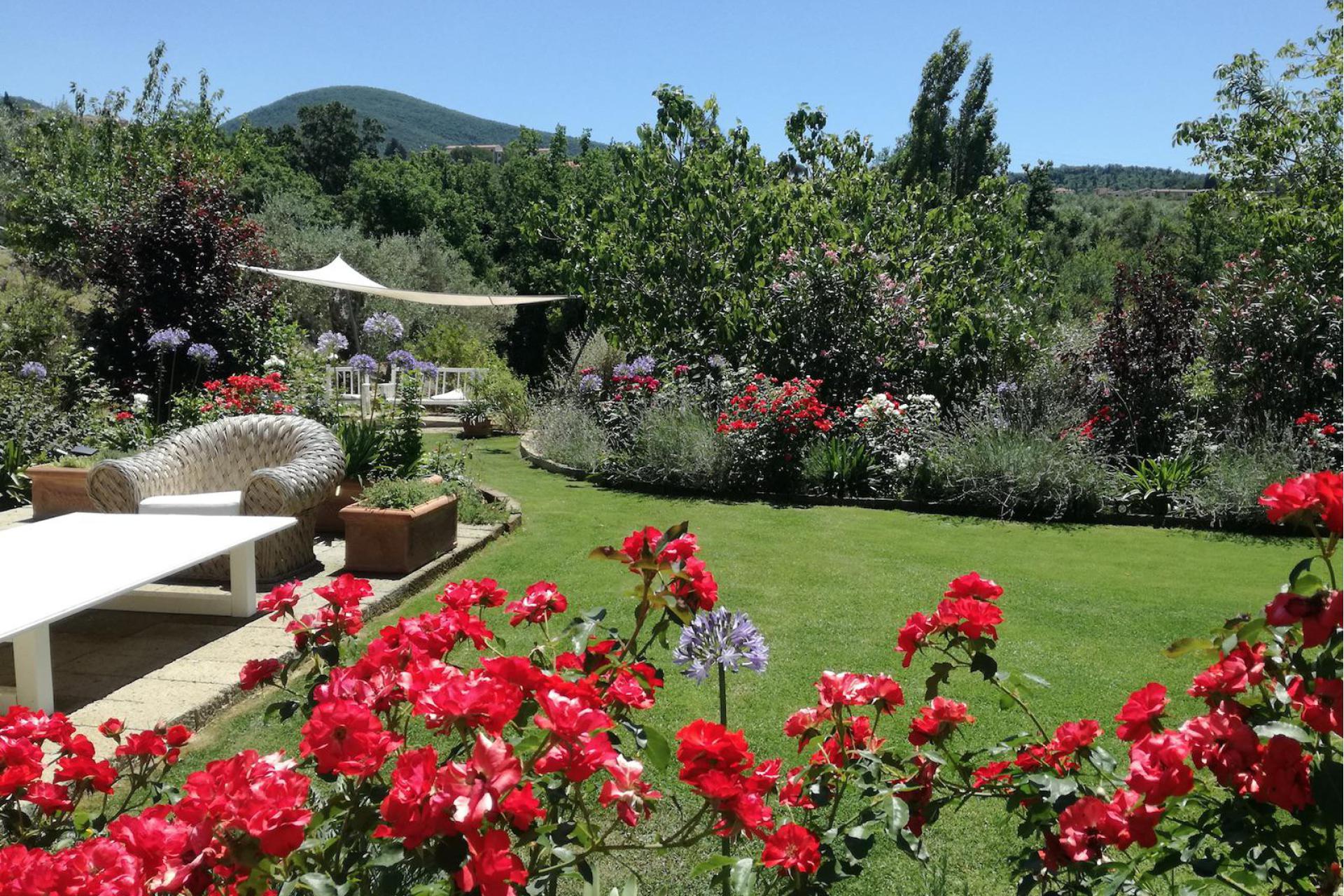 Hospitable B&B farmhouse near Pisa