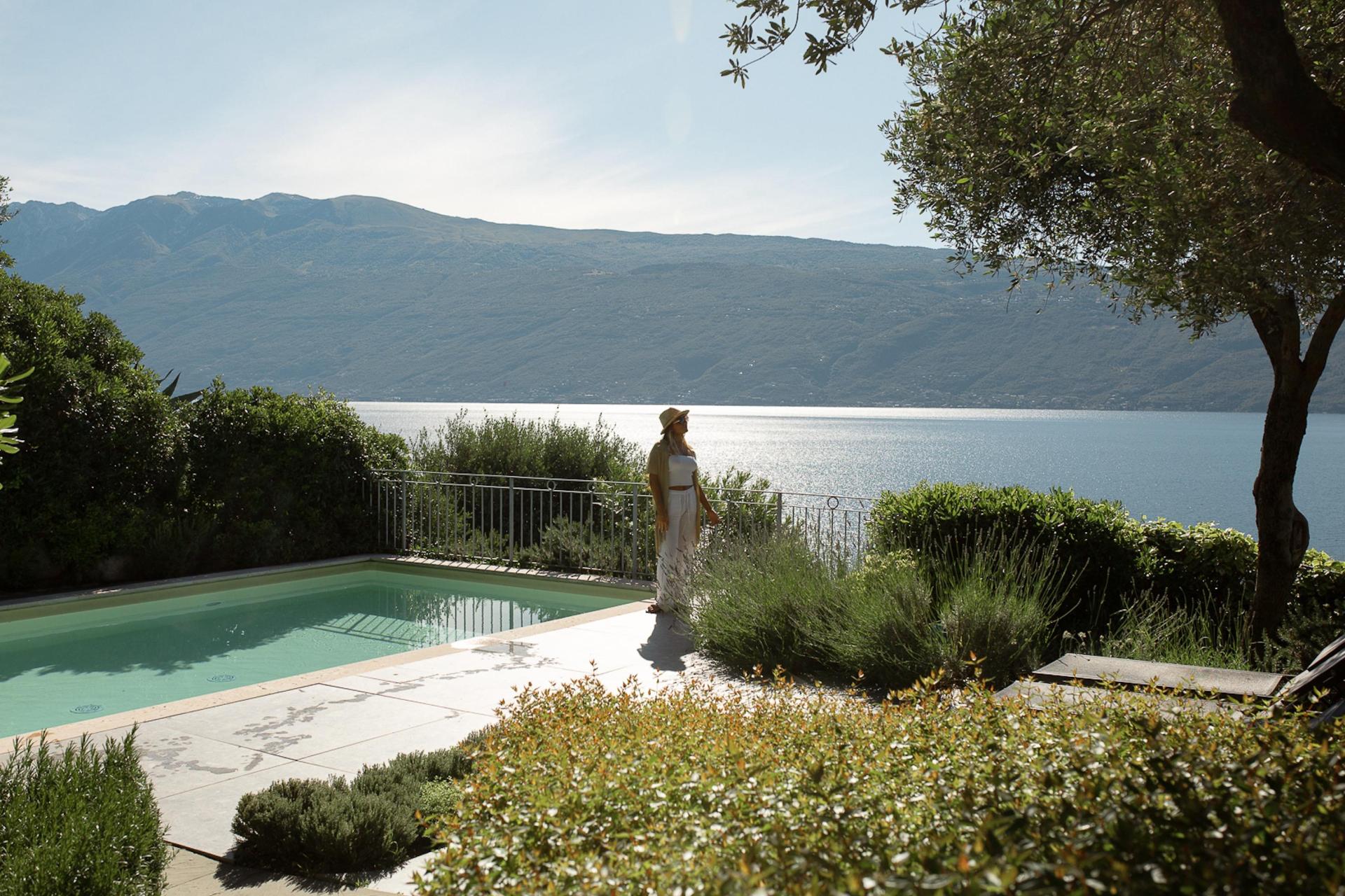 Agriturismo next to golf course overlooking Lake Garda