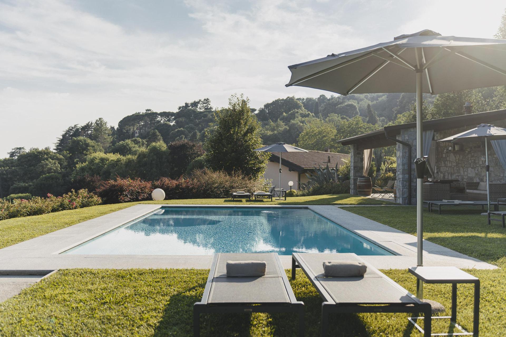 B&B near Como – Agriturismo in the hills with pool
