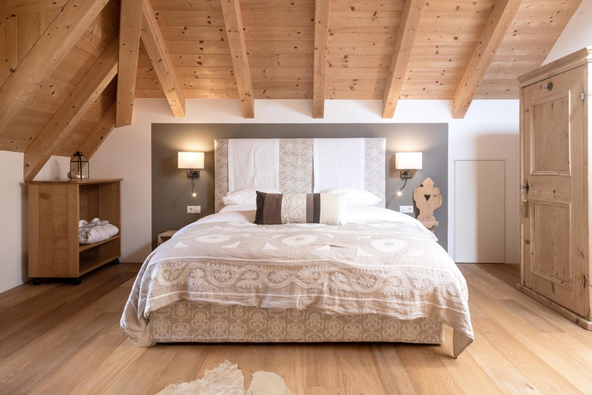 Luxury agriturismo with B&B rooms and Sudtiroler hospitality