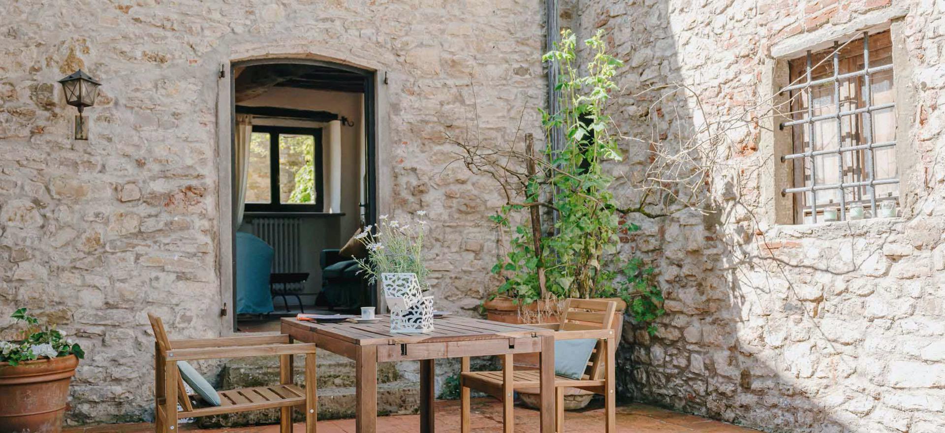 Agriturismo Tuscany Agriturismo in the Chianti region between Florence and Siena