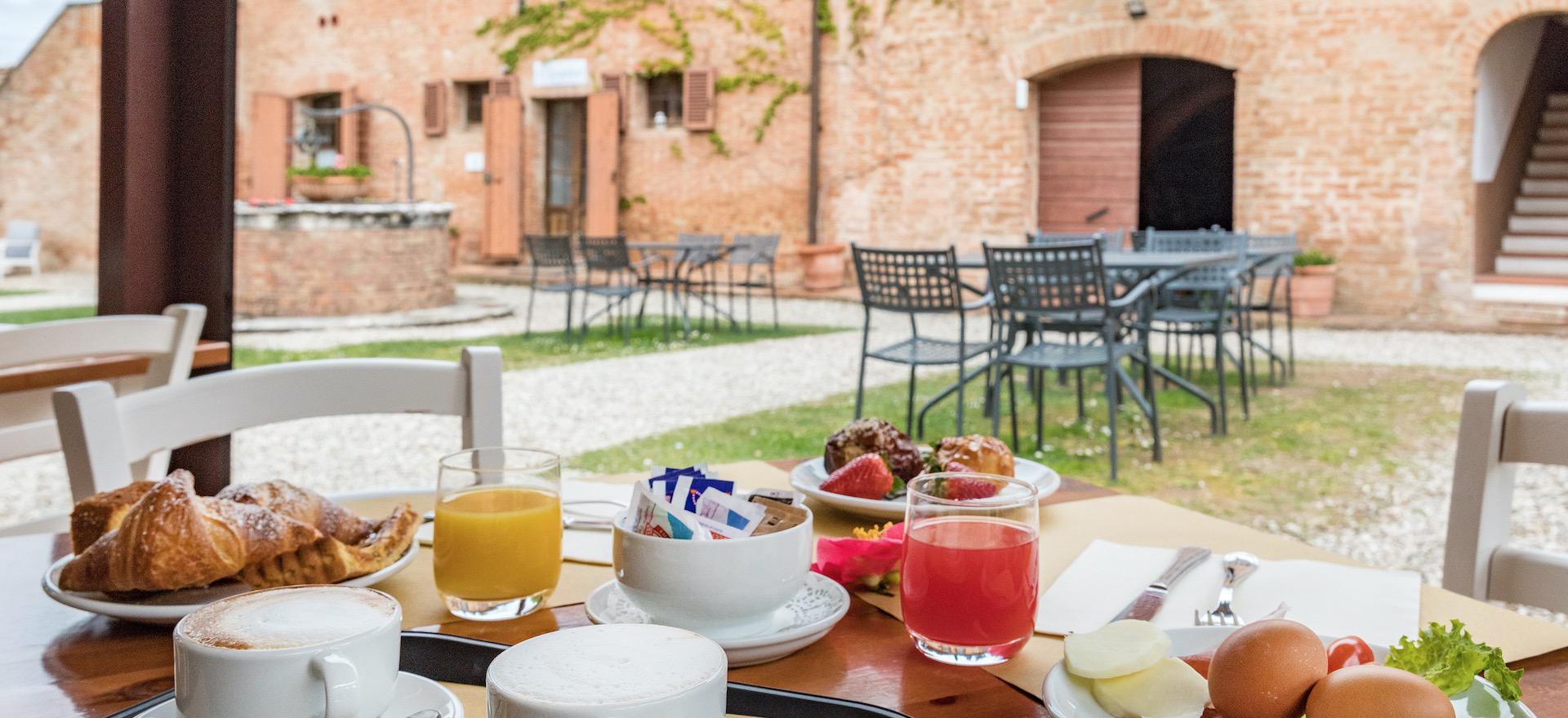 Agriturismo Tuscany Agriturismo in Tuscany with great views