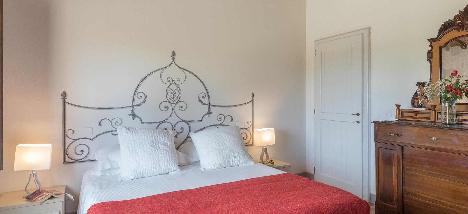 Agriturismo Tuscany Agriturismo in Tuscany with great views