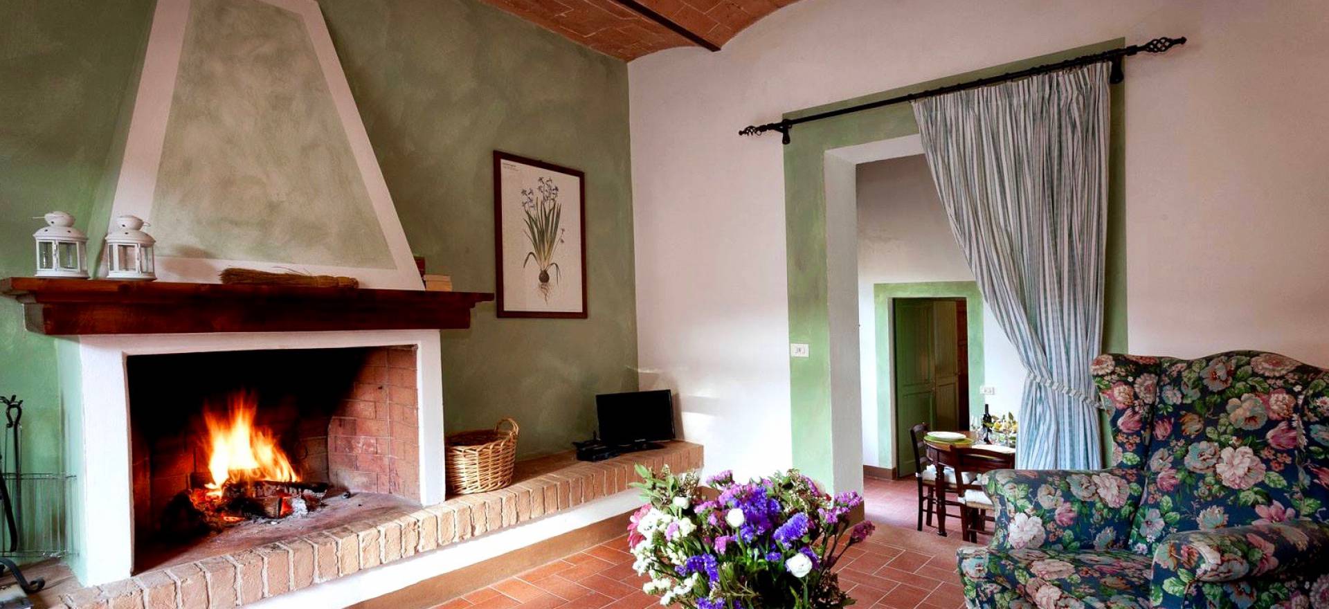 Agriturismo Tuscany Agriturismo in Tuscany with great views