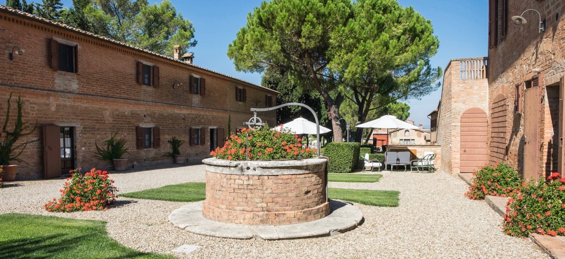 Agriturismo Tuscany Agriturismo in Tuscany with great views