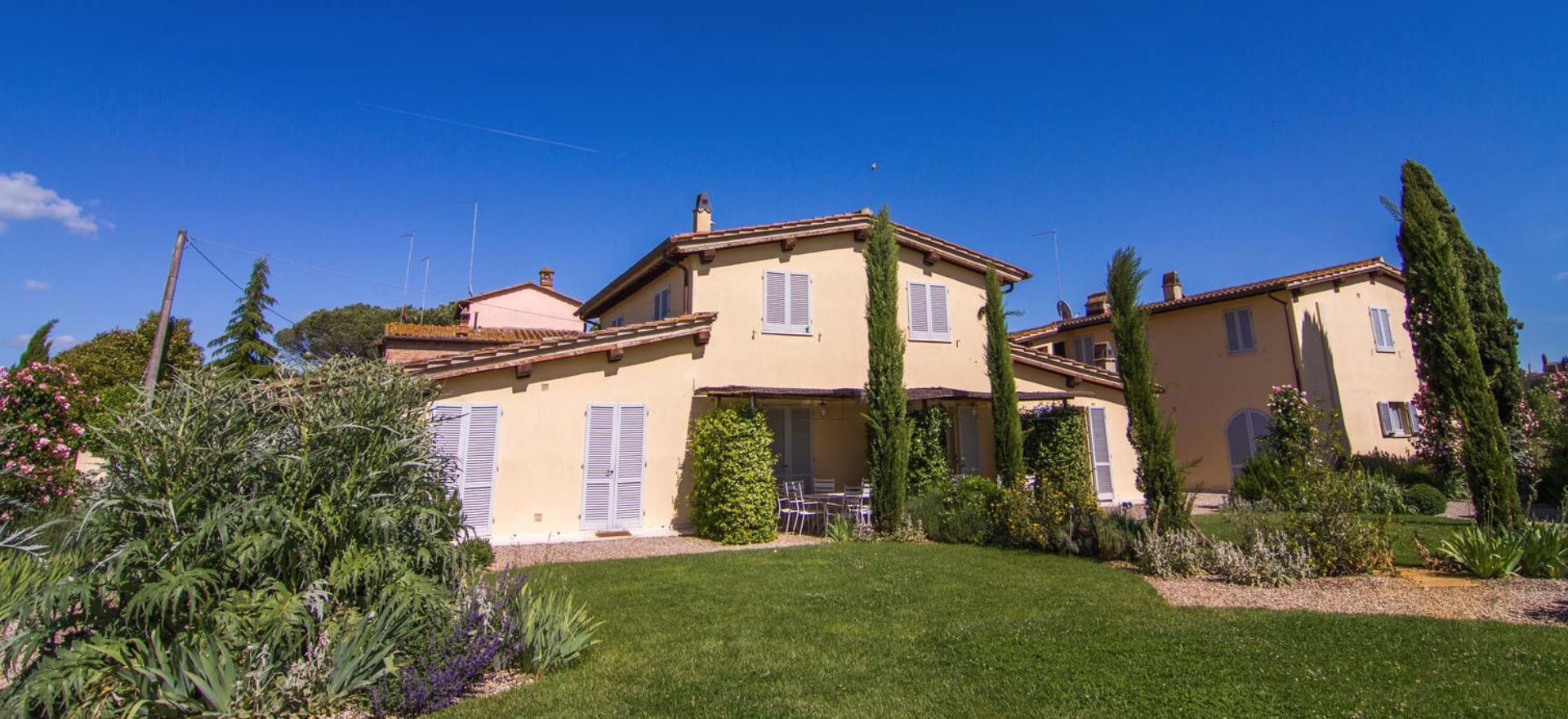 Agriturismo Tuscany Agriturismo Siena, luxury apartments and swimming pool