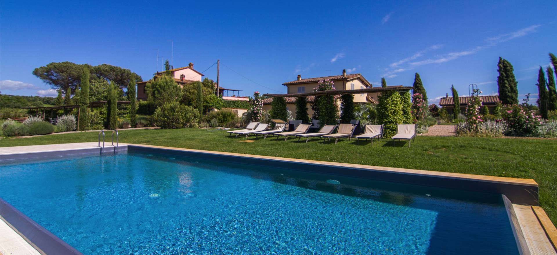 Agriturismo Tuscany Agriturismo Siena, luxury apartments and swimming pool