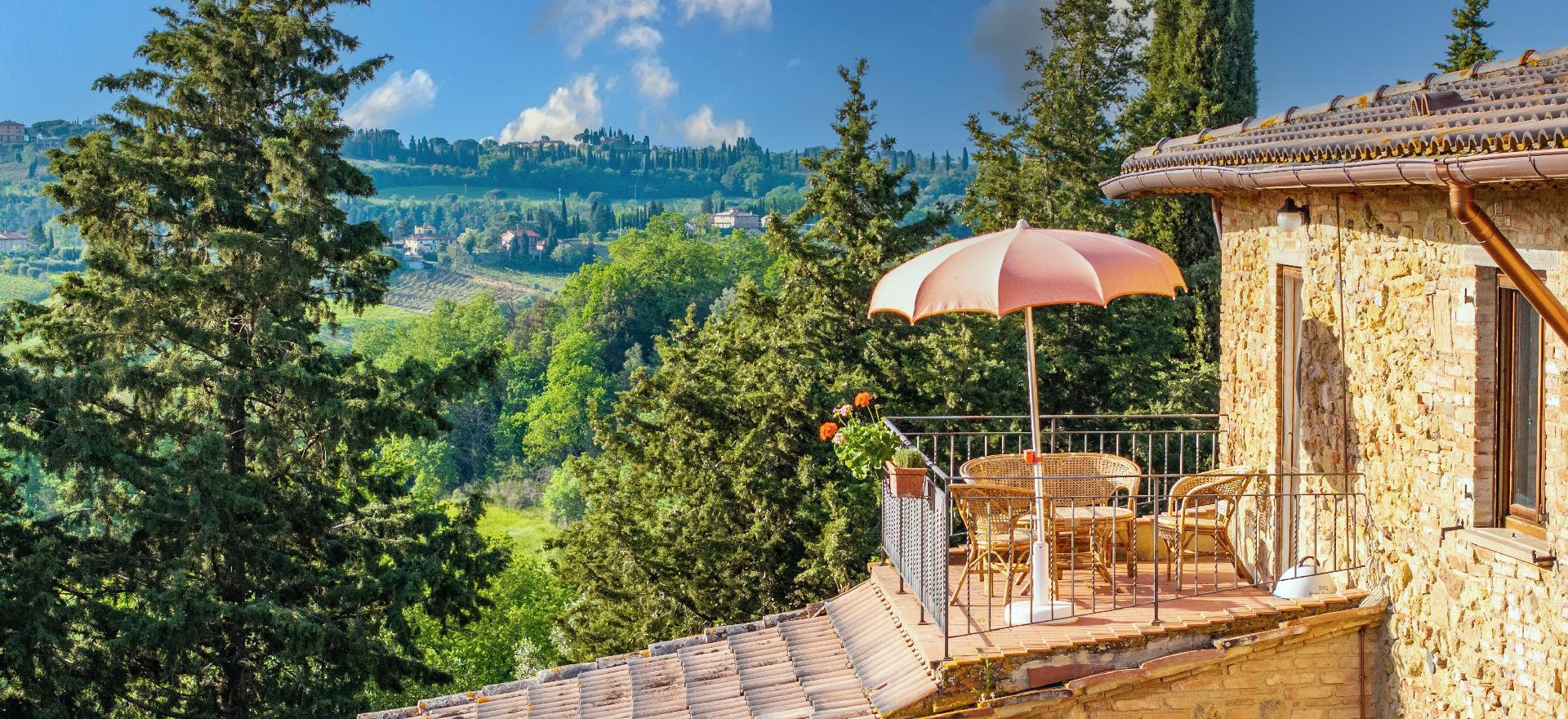 Agriturismo Tuscany Authentic agriturismo in Tuscany with great views