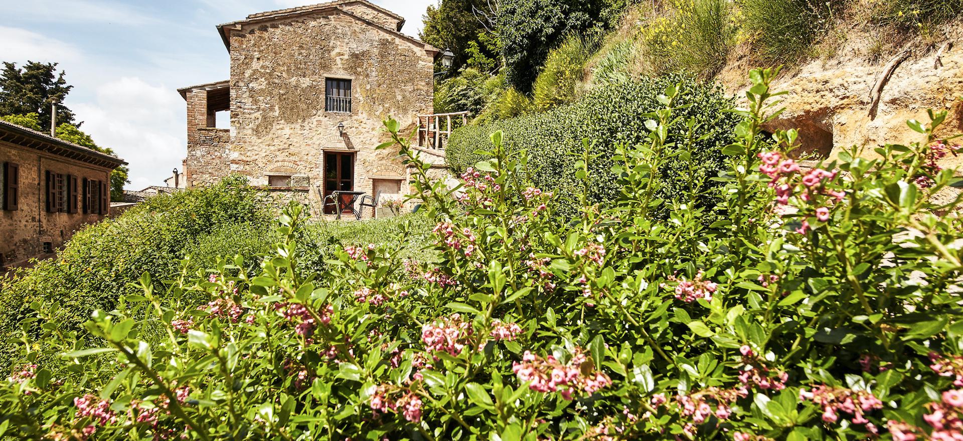 Agriturismo Tuscany Family-friendly agriturismo centrally located in Tuscany
