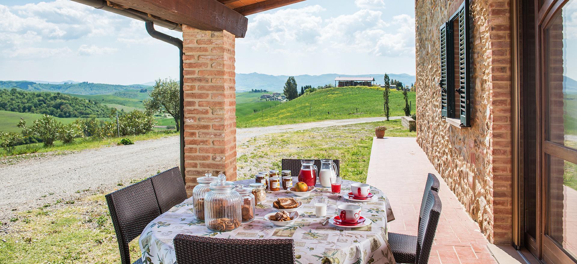 Agriturismo Tuscany Fun agriturismo in Tuscany with panoramic swimming pool