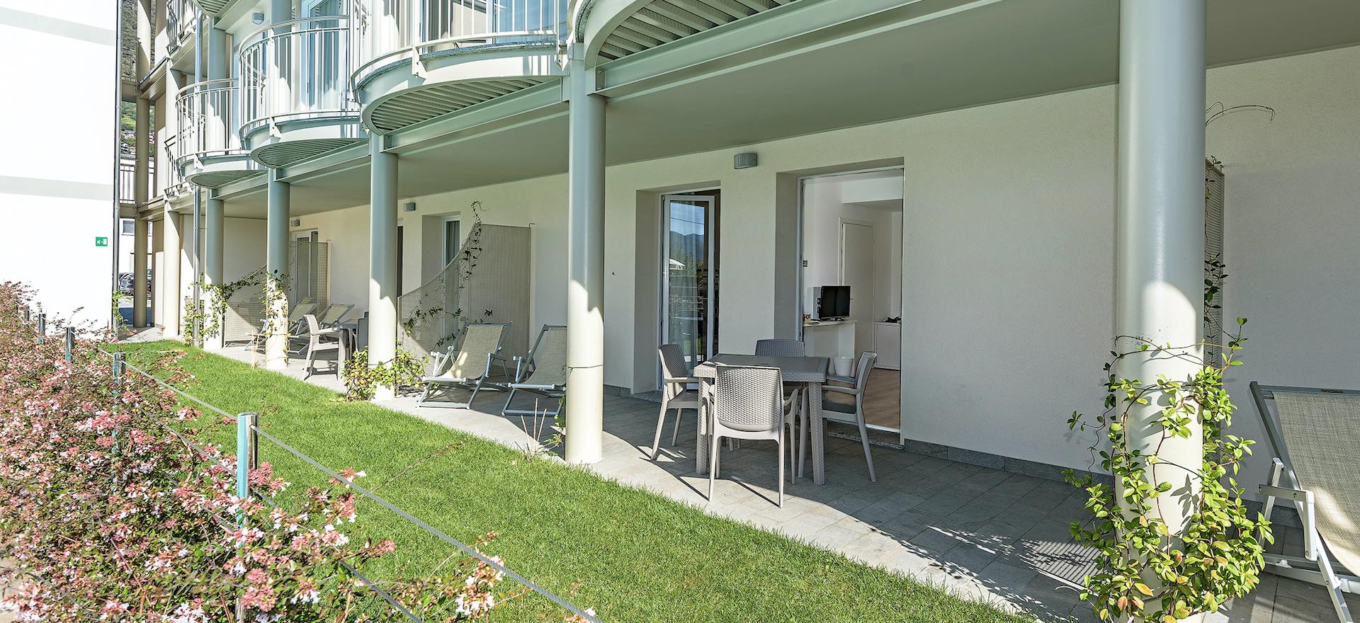 Agriturismo Lake Como and Lake Garda Hotel near the pebble beaches of Lake Como