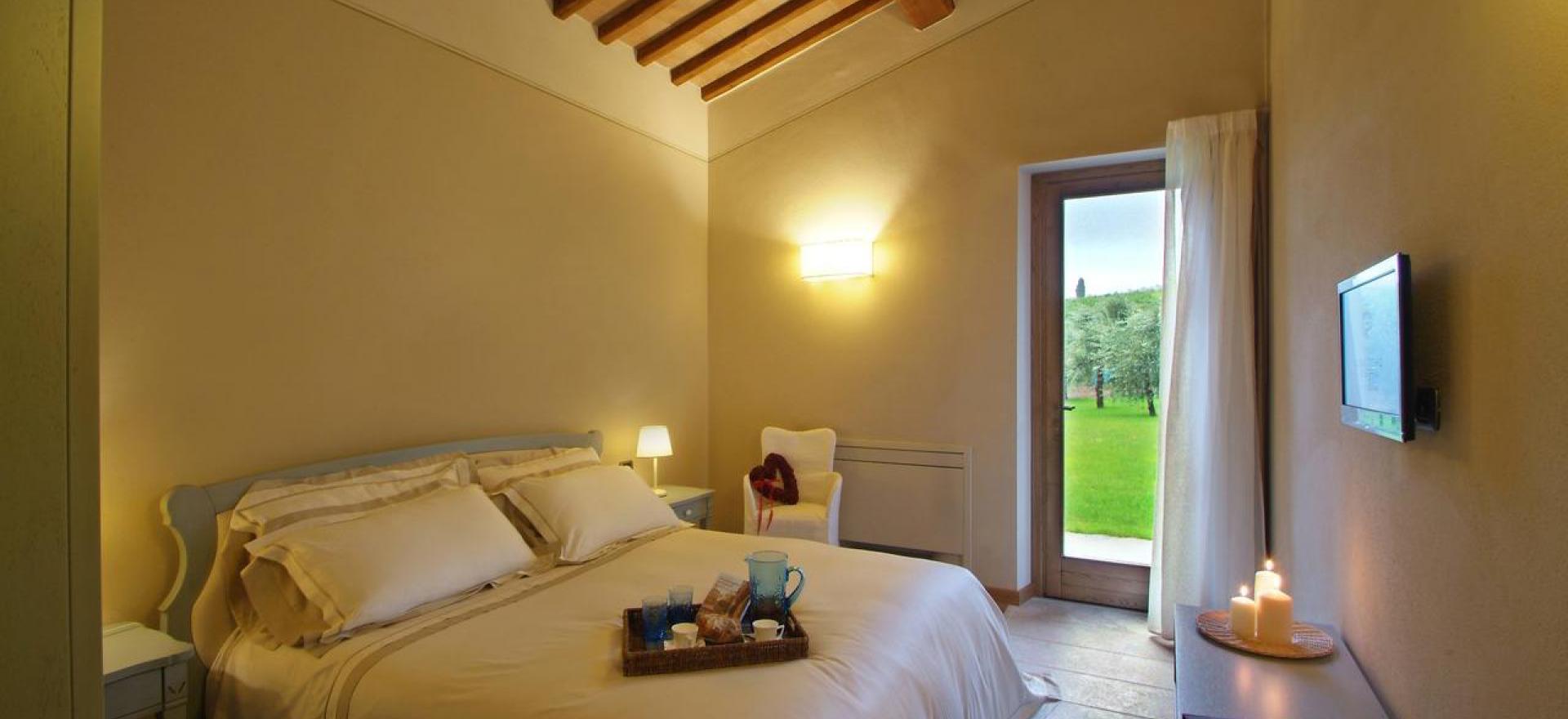 Agriturismo Tuscany Luxury agriturismo amidst the vineyards of the Brunello
