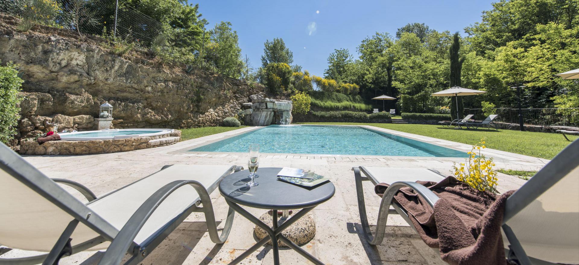 Agriturismo Tuscany Luxury agriturismo between Siena and Arezzo in Tuscany