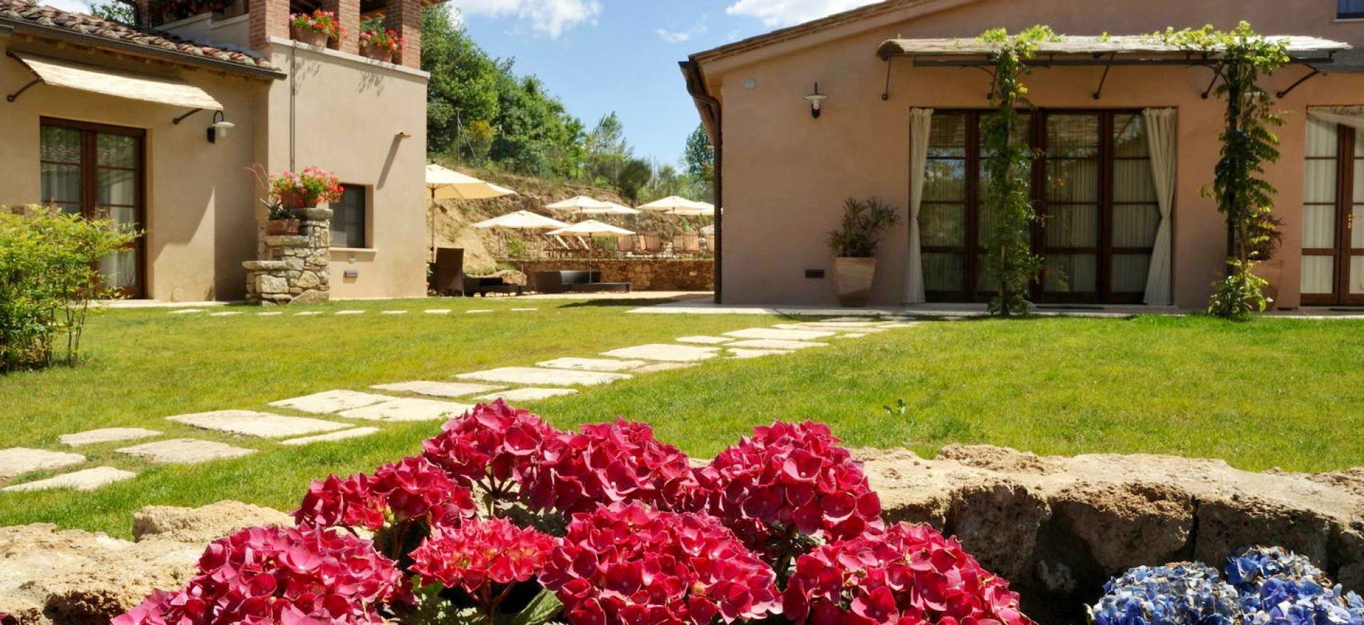 Agriturismo Tuscany Luxury agriturismo between Siena and Arezzo in Tuscany
