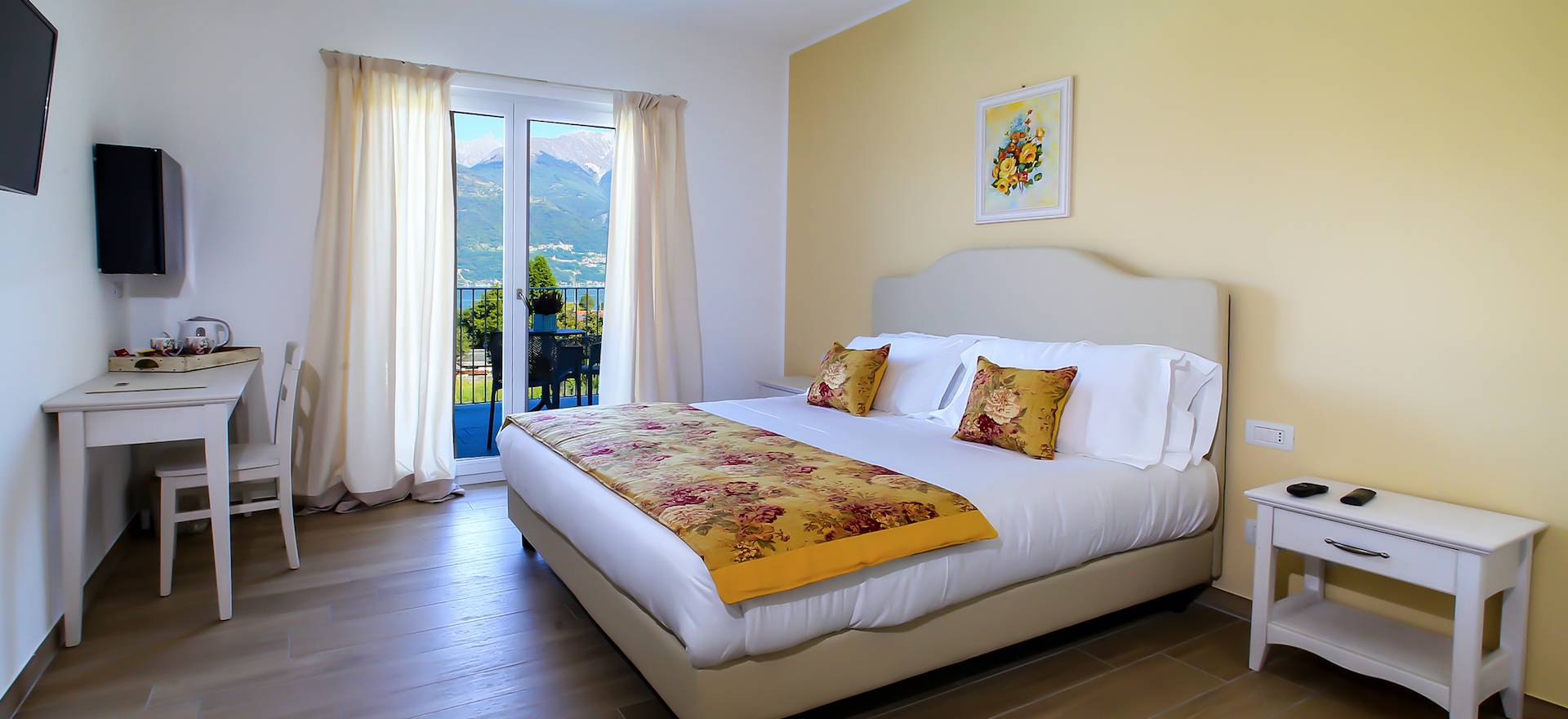 Agriturismo Lake Como and Lake Garda Luxury B&B within walking distance of Lake Como