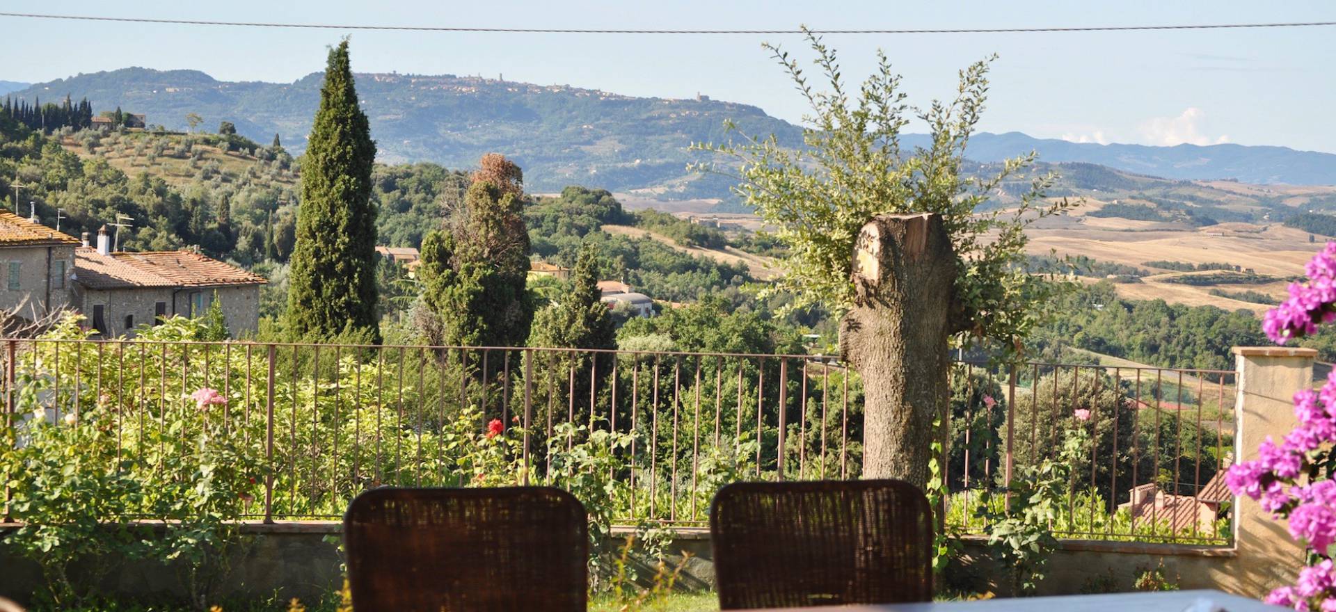 Agriturismo Tuscany Small luxury agriturismo near Volterra in Tuscany