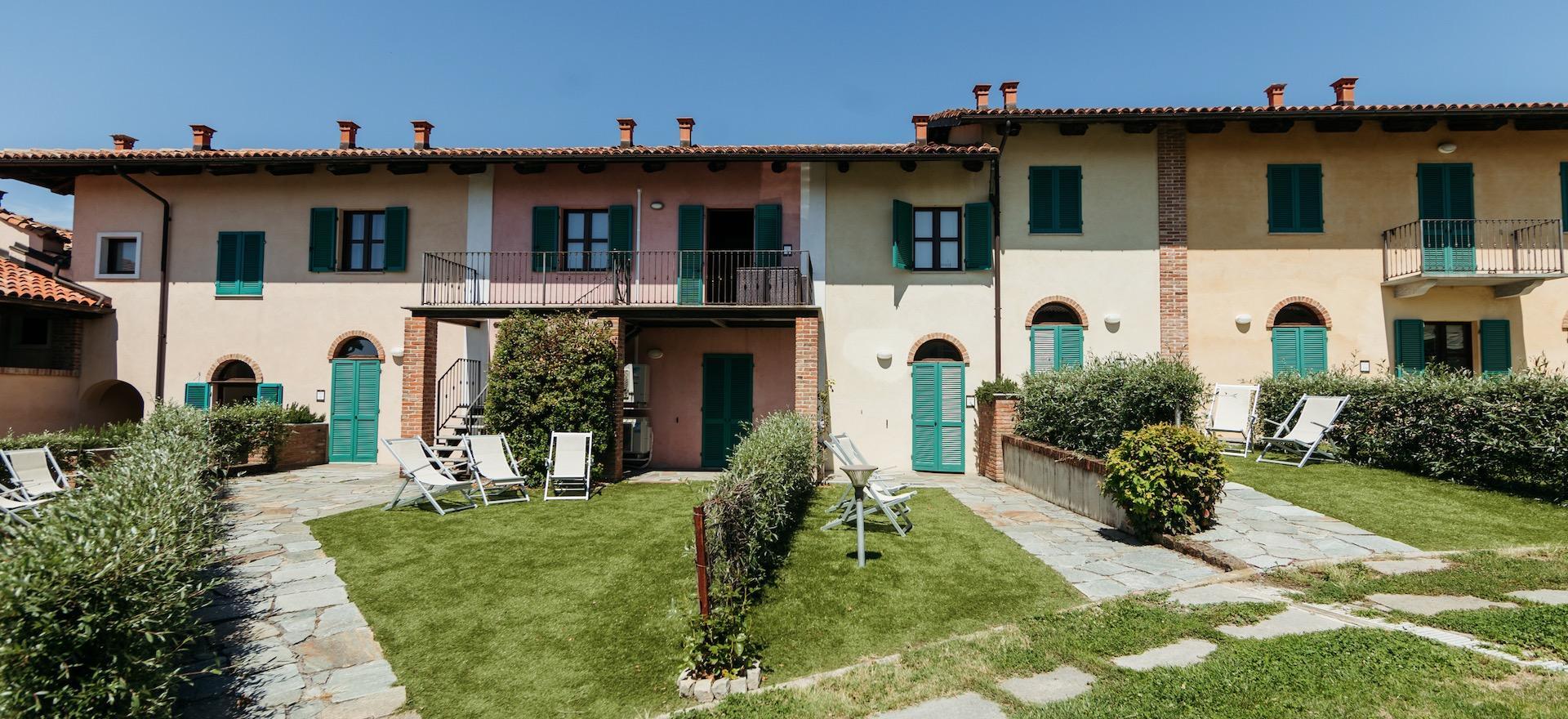 Agriturismo Piedmont Winery Piedmont: Apartments, swimming pool, restaurant